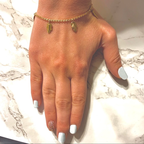 Jewelry - Gold tone delicate leaf bracelet